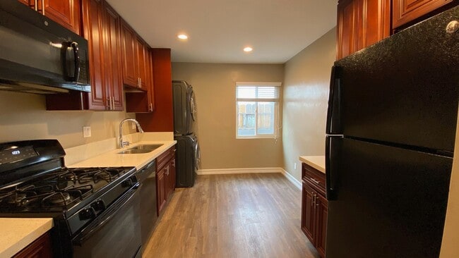 Photo - 4245 Euclid Ave Unit 4245