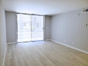 Photo - 10815 Hesby St