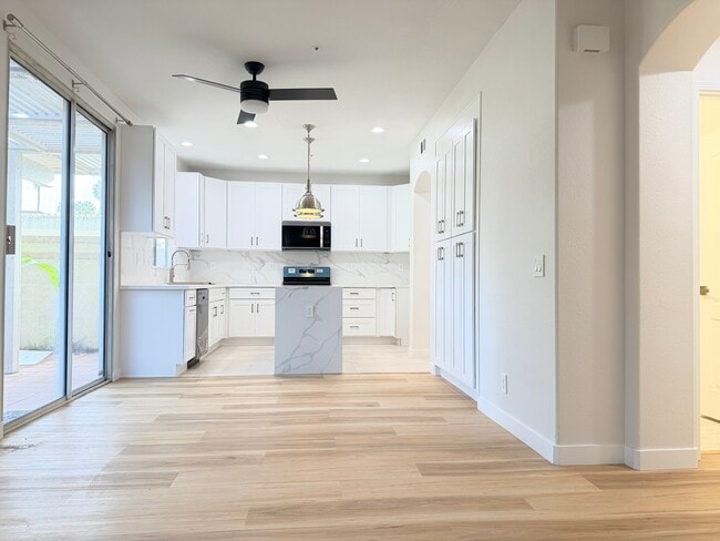 Building Photo - 8136 Constantine Dr