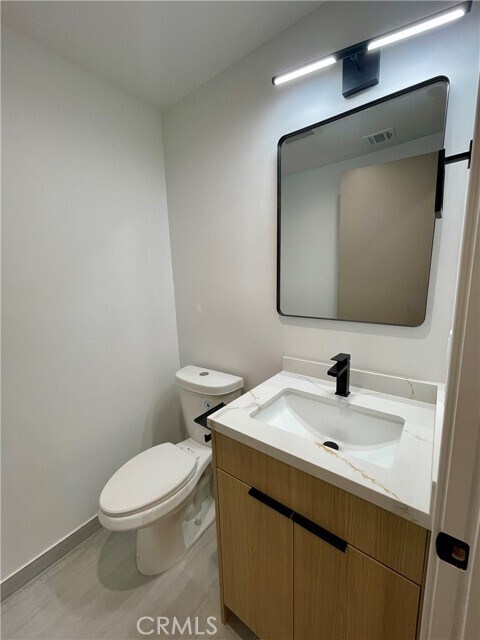 Photo - 613 W 41st Pl