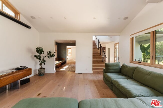 Photo - 1149 Old Topanga Canyon Rd