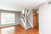 Photo - **LOOK NO FURTHER 3 BEDROOM TOWNHOME W/LAU...