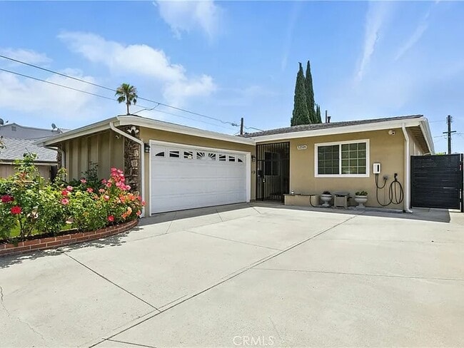 Photo - 12516 Archwood St House