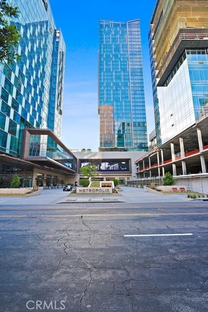 Building Photo - 889 Francisco St Unit 2101