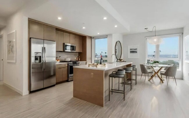 Large Kitchen Spaces with Dining Nook - Valentina by Alta