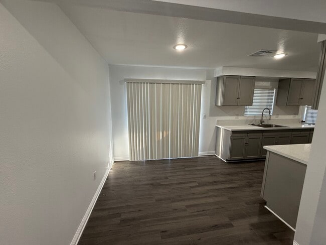 Photo - 41041 Alder Ave