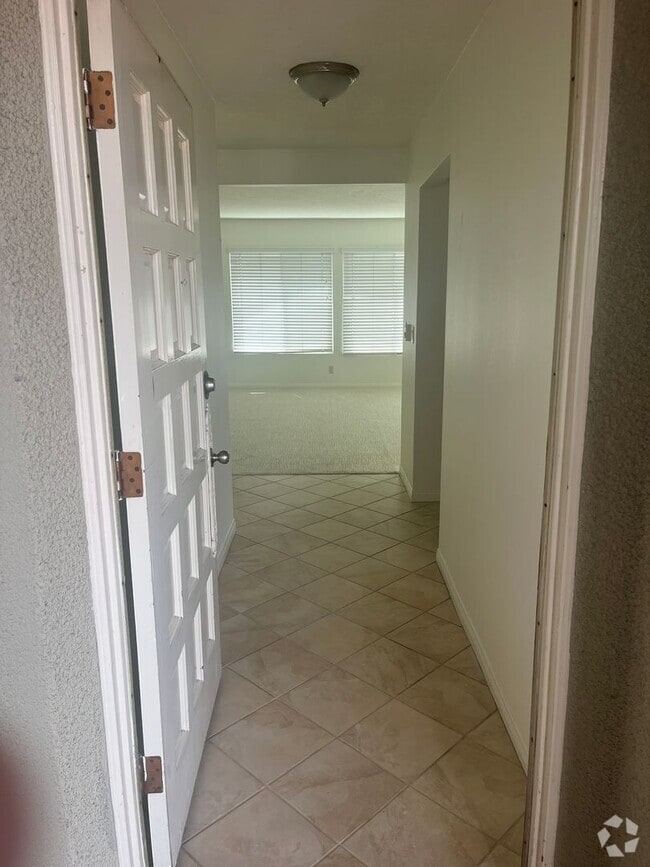 Building Photo - FANTASTIC CONDO IN THE HEART OF BELMONT SH...