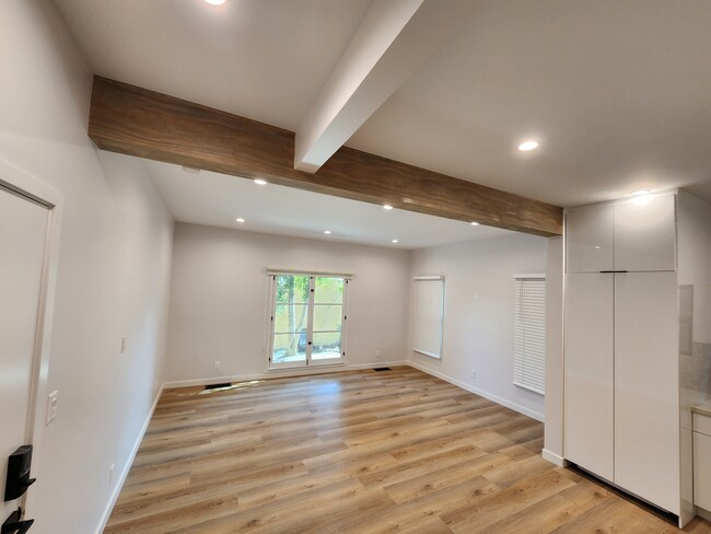 Photo - 9940 Robbins Dr