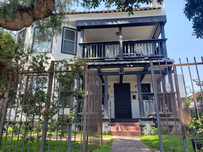 Front Building - 613 Broadway St Unit B