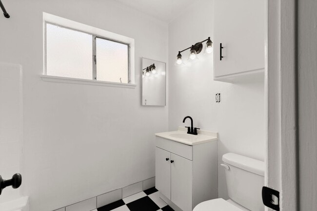 Photo - Newly Remodeled Apartments in the Heart of LA