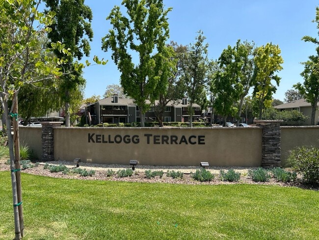 Photo - Beautiful 3 Bed 2 Bath Condo in Yorba Linda with Greenbelt Views Unit 219