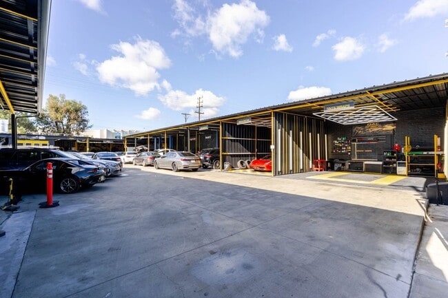 Photo - 2346 N San Fernando Rd