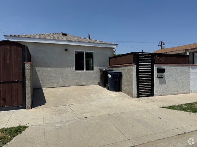 Building Photo - 4235 E Addington St Rental