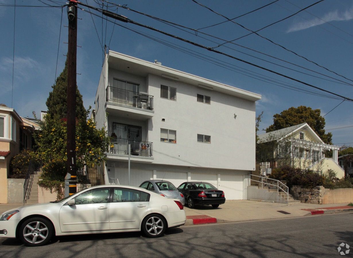 Photo - 653 Pier Ave
