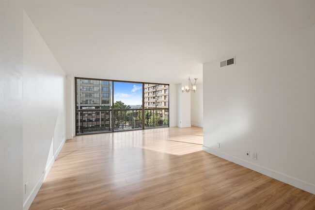 Building Photo - 10747 Wilshire Blvd Unit 701