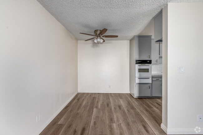 2BR, 2BA - 842SF - Dining Room - The Burbank Towers