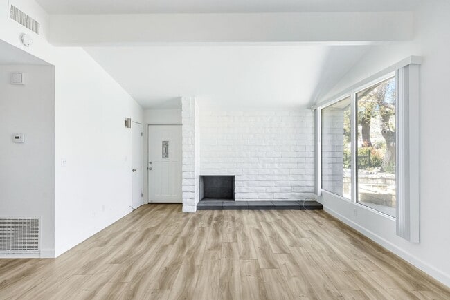 Photo - Limited-Time Offer: $1,000 Off Your First ... Unit 9B