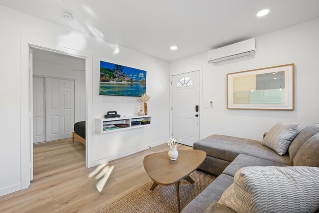 Photo - Fully furnished 1 bed 1 bath in Mission Beach.