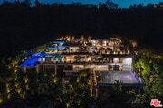 Photo - 1047 N Bundy Dr House