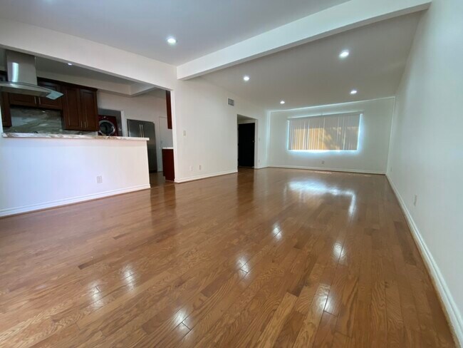 Photo - 5350 S Slauson Ave