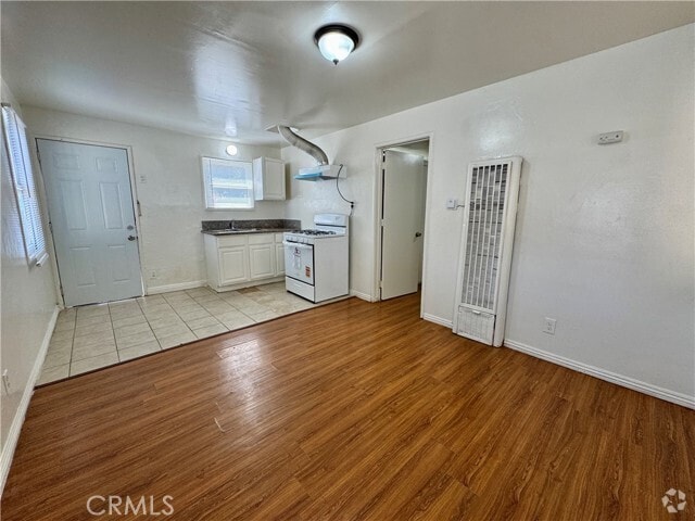 Building Photo - 12616 Lambert Rd Unit 1 Rental