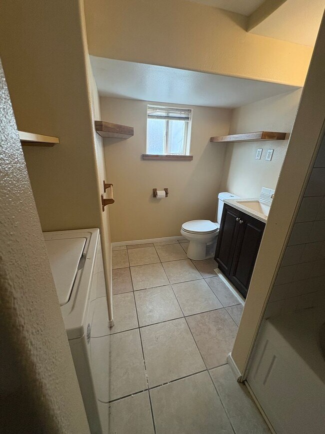 Photo - 377 Douglas St Unit 1