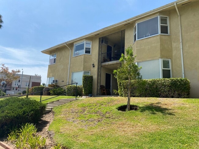 Photo - 1915 Minoru Dr Unit 1915  #2A