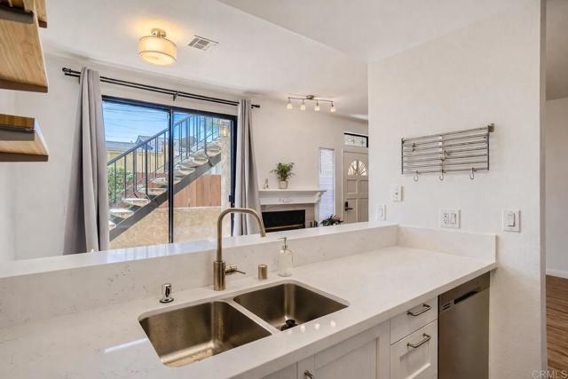 Photo - 4111 Iowa St Unit 1