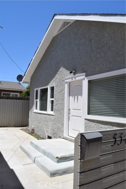 Photo - 552 W 22nd St