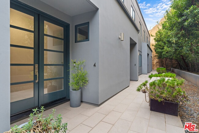 Photo - 22065 Pacific Coast Hwy Unit 4