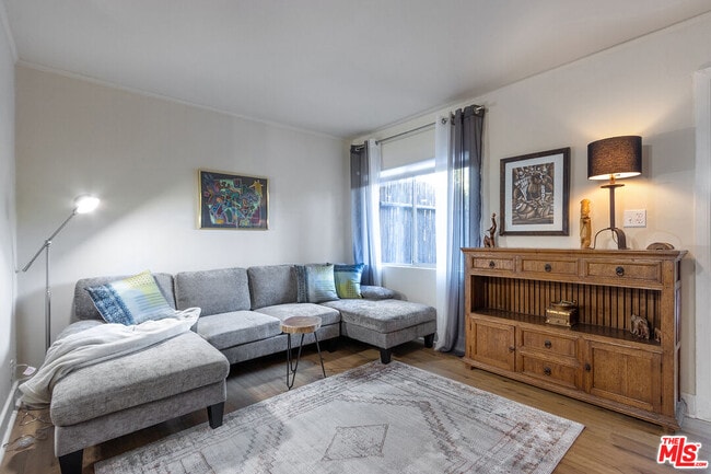 Photo - 843 N Ogden Dr