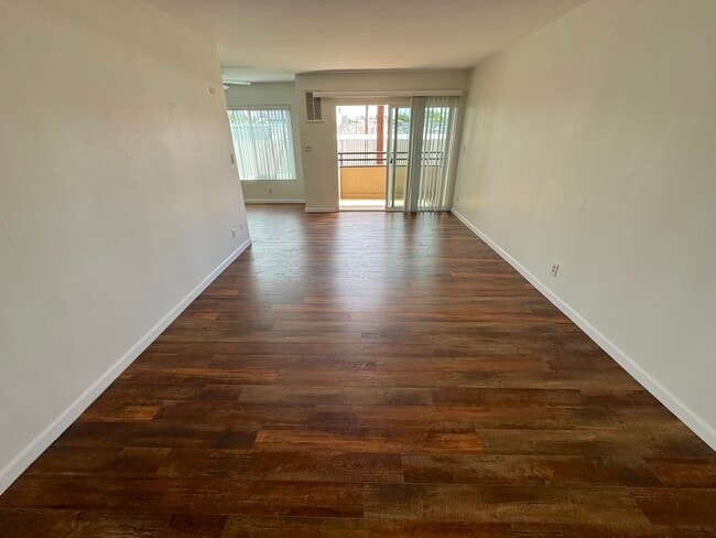 Building Photo - 1138 S Corning St Unit 7