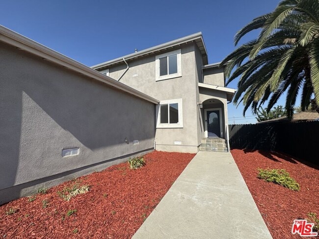 Photo - 3917 Dwiggins St