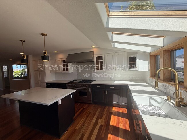 Photo - 2462 Pierpont Blvd