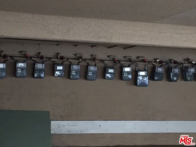 Photo - 443 S Wilton Pl