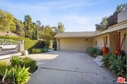 Photo - 1323 Roscomare Rd House