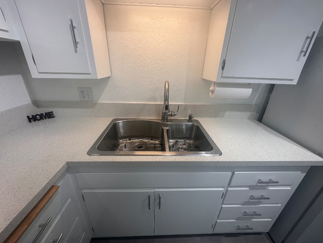 Photo - 1946 Monte Vista Dr Unit 1946