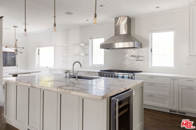 Photo - 4525 Melbourne Ave