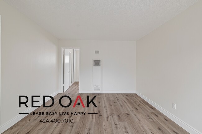 Photo - 6553 Pickering Ave Unit F