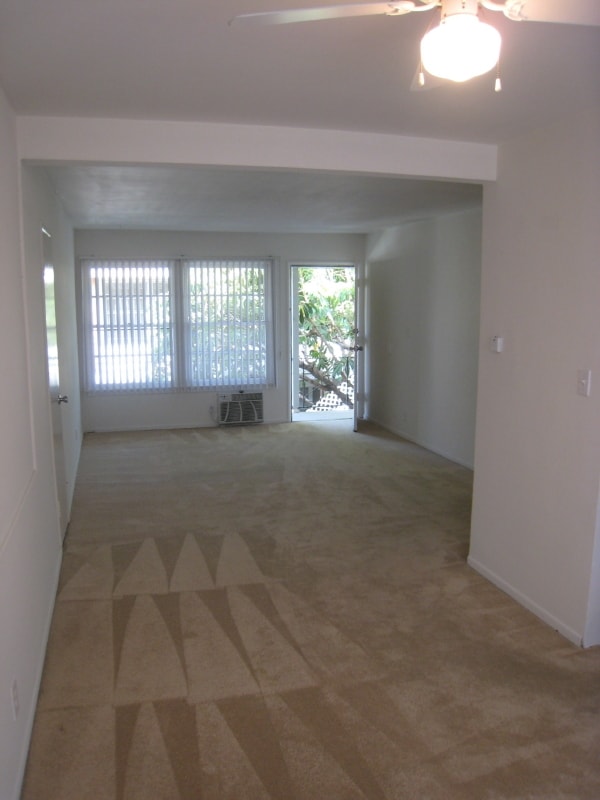 Photo - 11933 W Magnolia Blvd Apartments Unit 11