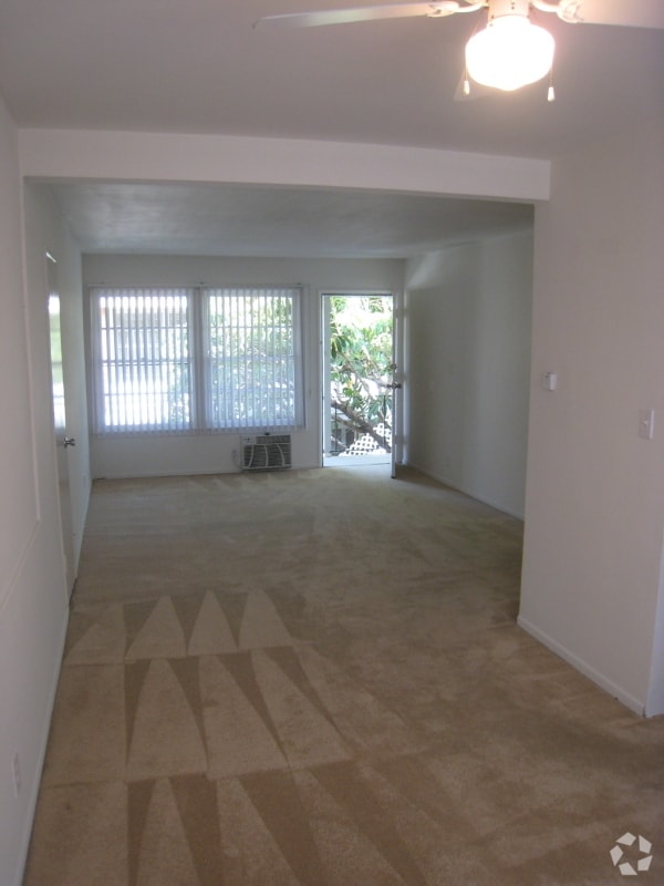 Building Photo - 11933 W Magnolia Blvd Unit 11 Rental