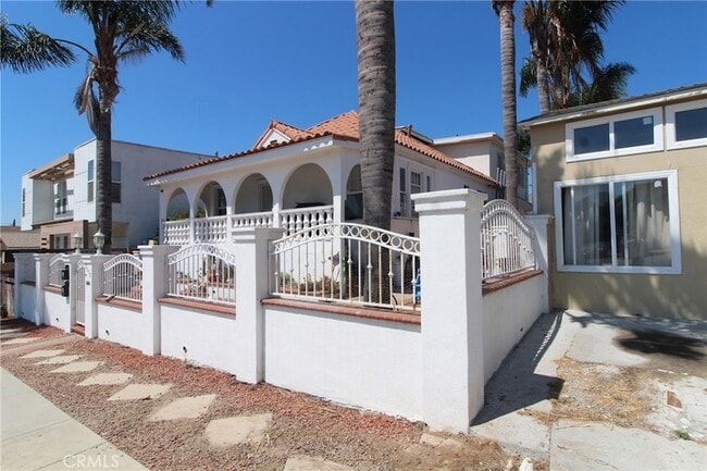 Photo - 2078 Harrison Ave