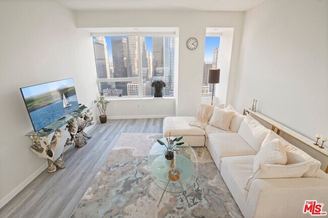 Photo - 1100 Wilshire Blvd Unit 3307