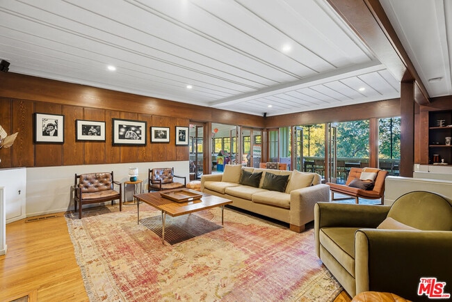 Building Photo - 2049 Oakstone Way