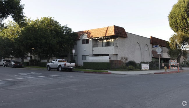 Building Photo - 12004 Kling St