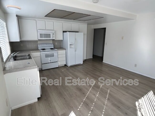 Photo - 3110 Manos Dr