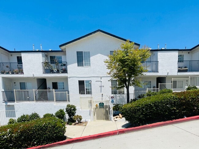 Beautifully Upgraded Apartment in Gated Co... - Beautifully Upgraded Apartment in Gated Co... Unit 4210-104