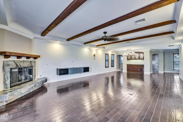 Photo - 23363 Erwin St