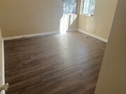 Photo - 1423 W 106th St