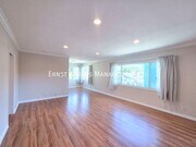 Photo - 3041 E 3rd St